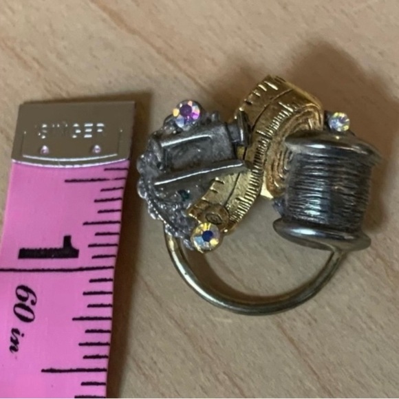 Sewing Machine Brooch Pin-Gold Tone-Thread Measuring Tape-Rhinestones Silver - Picture 4 of 4